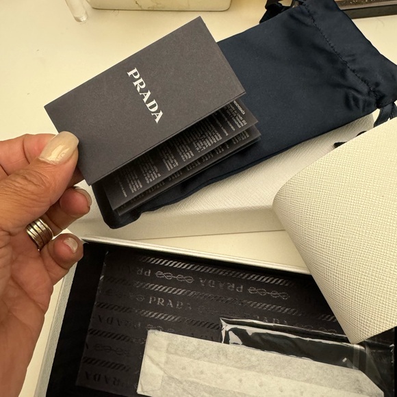 Prada sunglasses new !! Never worn - Picture 6 of 9